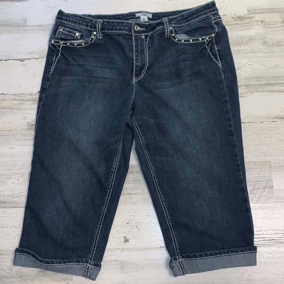 Cato Denim - Cato jean capri. Size 16